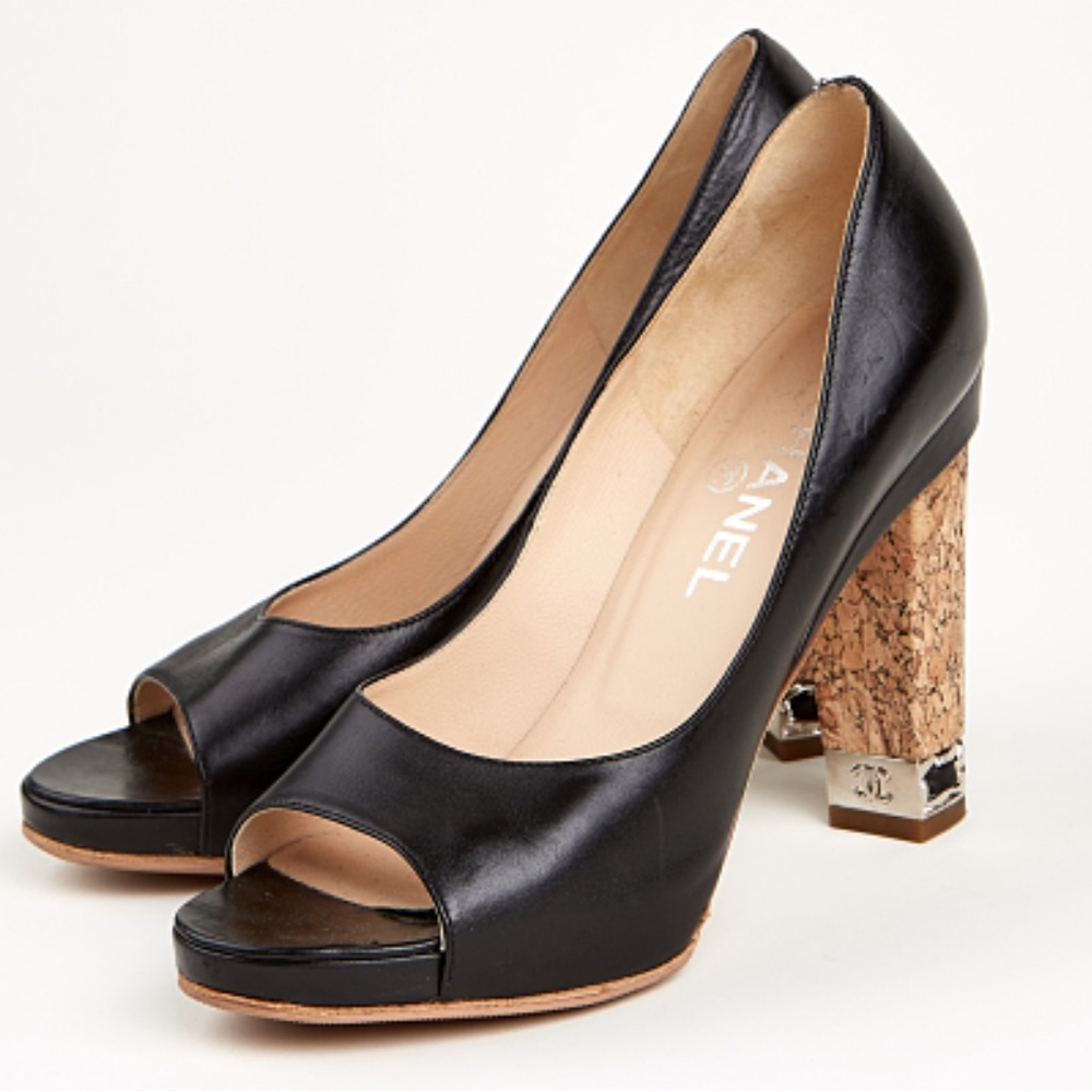 EUC CHANEL Black Leather Heels with Cork Detail - size 6 - come w box and caps - Picture 2 of 11
